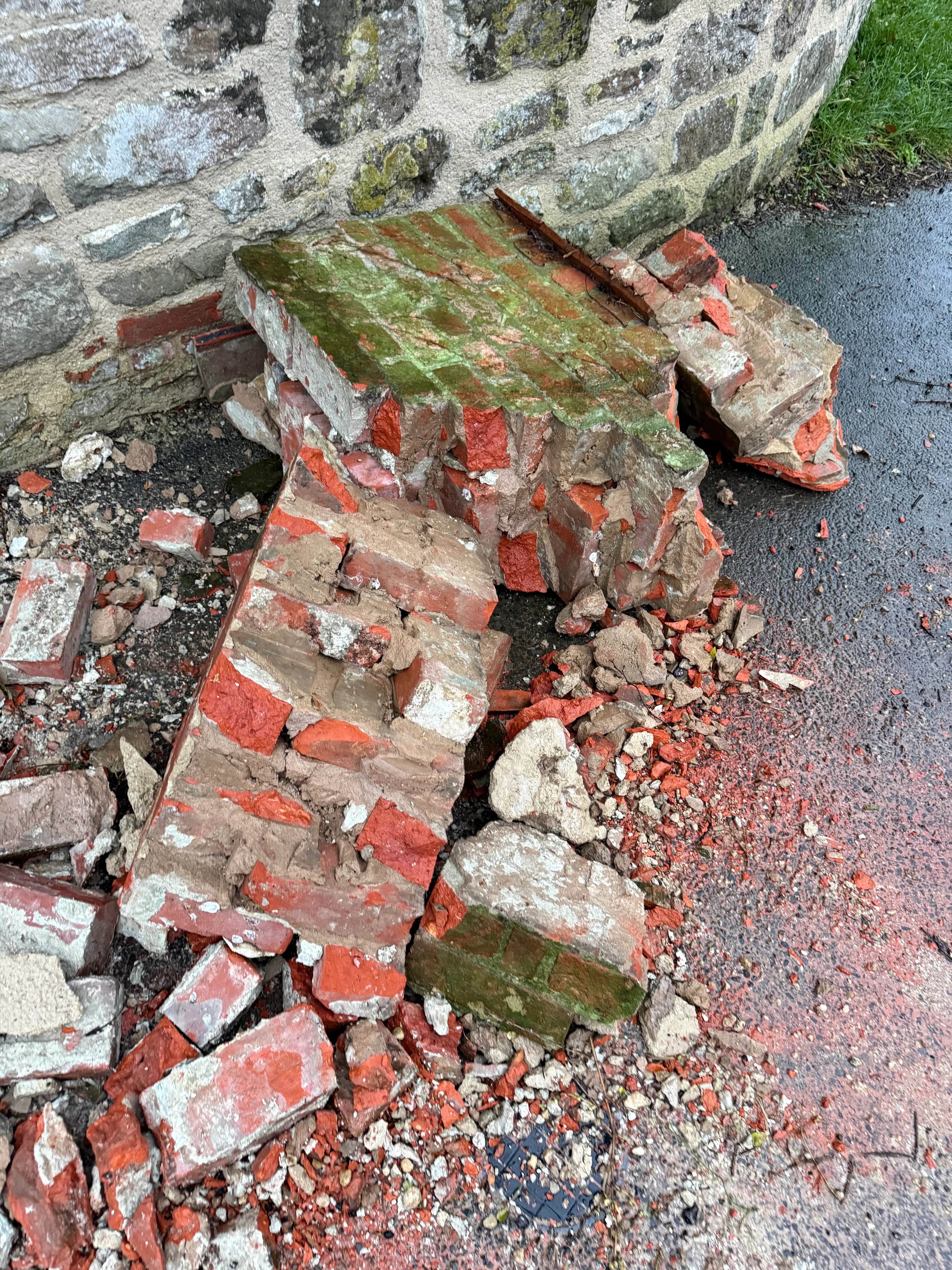 Entrance Wall — stonework by Markstone